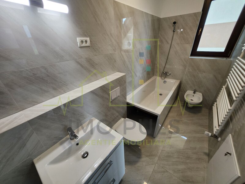 Casa Individuala. Piscina. 2 Garaje. Timisoara